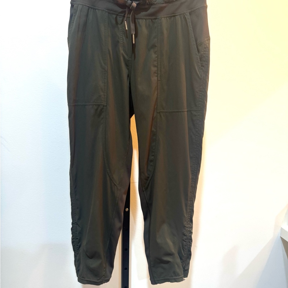 LULU LEMON Dance Studio Dark Army Green Mid Rise Pant Size 6 - Picture 2 of 16
